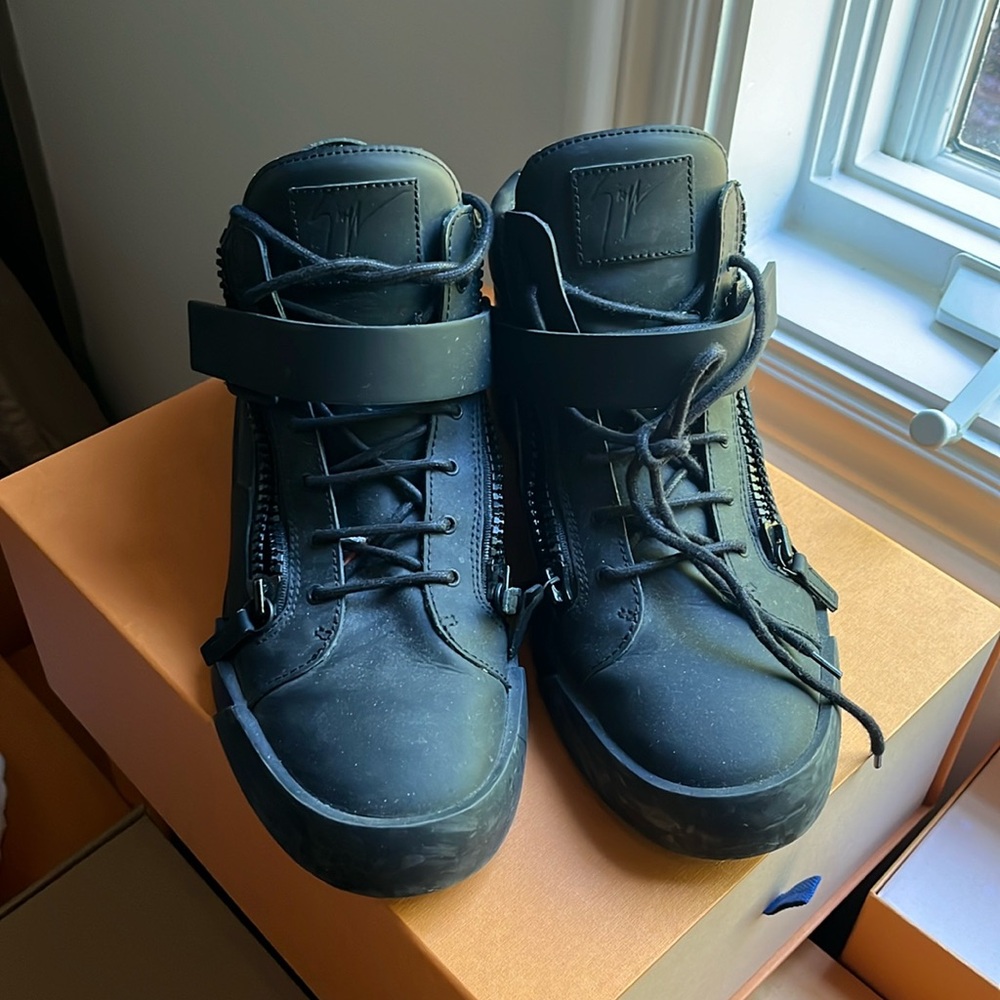 Black Giuseppe Zanotti sneakers